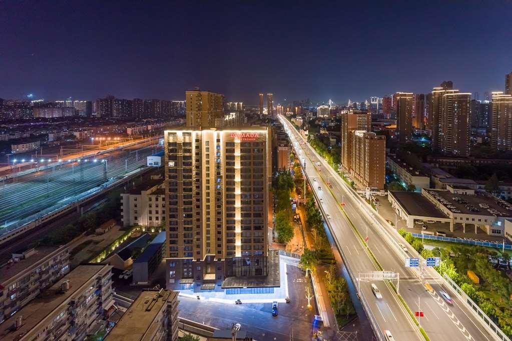 Ramada By Wyndham Wuhan Hankou Eksteriør bilde